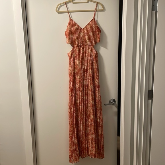 LIKE NEW Express Pleated Maxi Dress (S) - Picture 1 of 9